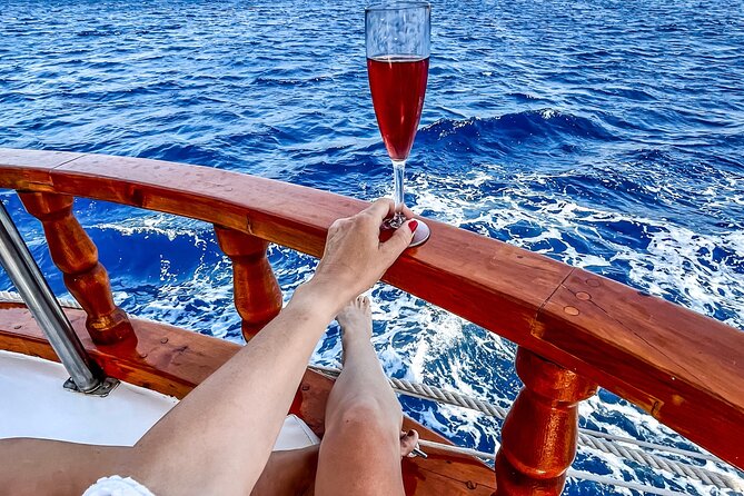 Rhodes Day Cruise (with lunch & unlimited drinks) 5,5 Hours - Unlimited drinks and lunch: what you actually get