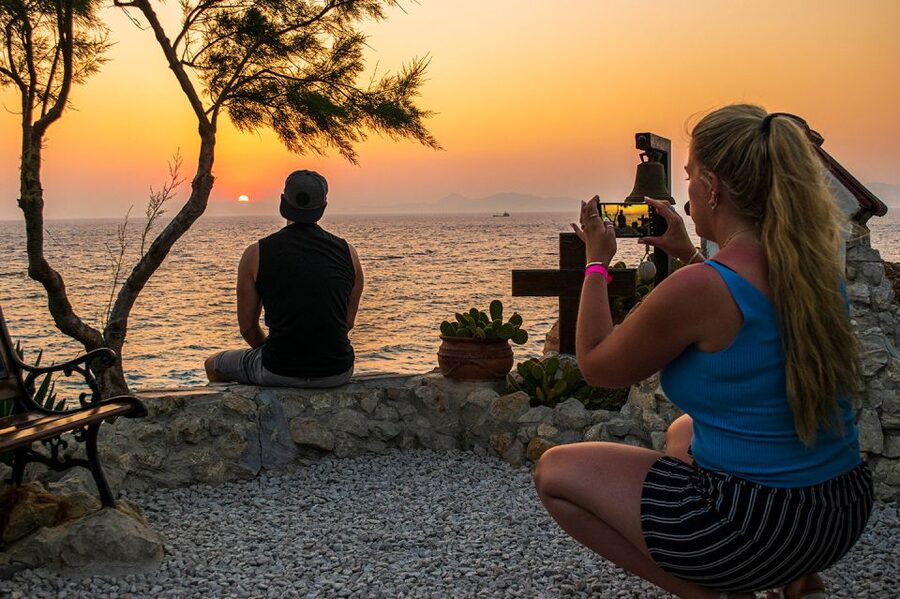 Rhodes: E-bike Highlights Sunset or Morning Photo Tour - Safety, traffic, and the reality of riding on cobbles