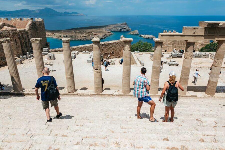 Rhodes: Guided Bus Tour to Lindos Village & Seven Springs - Lindos Town Time: White Lanes, Taverns, and Choice
