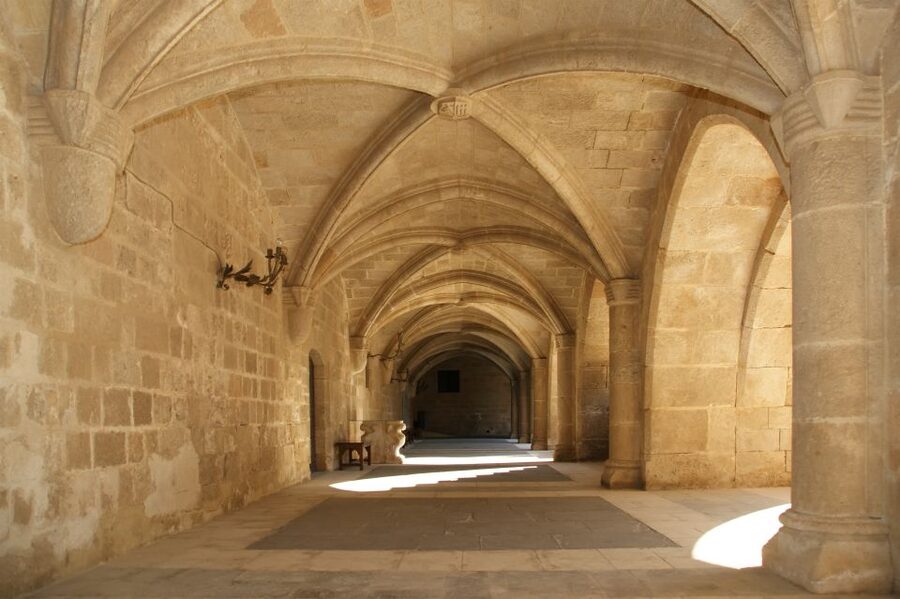 Rhodes: Palace of Grand Master Ticket & Rhodes SG audio tour - Time-slot entry rules that can save you stress