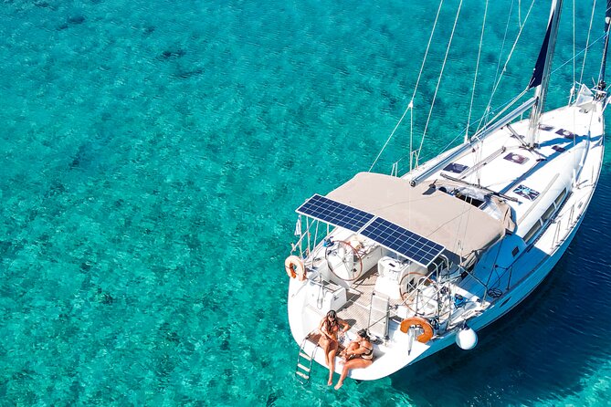 Sailing Cruise to Dia Island with Meal and Water Activities - Dia Island in Saint George Bay: church views, wildlife, and Minoan hints