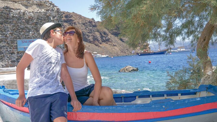 Santorini 2-Day Combo: Volcano Boat Cruise & Island Bus Tour - Profitis Ilias viewpoints and Oia’s sunset hour payoff