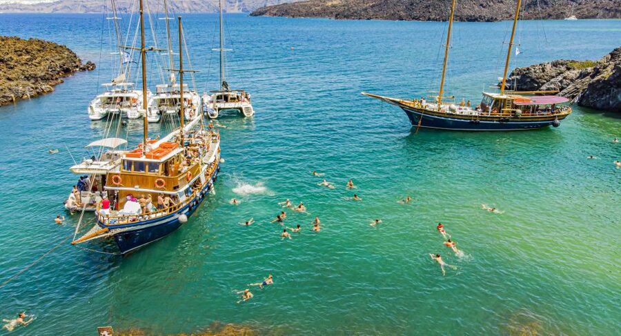 Santorini 2-Day Combo: Volcano Boat Cruise & Island Bus Tour - Guides and pacing: what makes it feel worth it