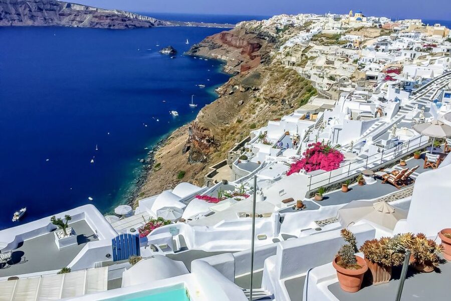 Santorini: 6-Hour Best of Santorini Private Experience - Beaches With Red or Black Sand, Plus Lunch by the Water
