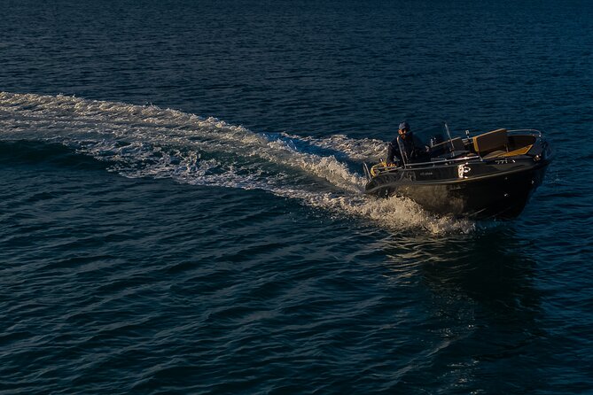Santorini Boat Rental: License Free and Full or Half Day Options - Driving Santorini Like a Local, Without the License Hassle