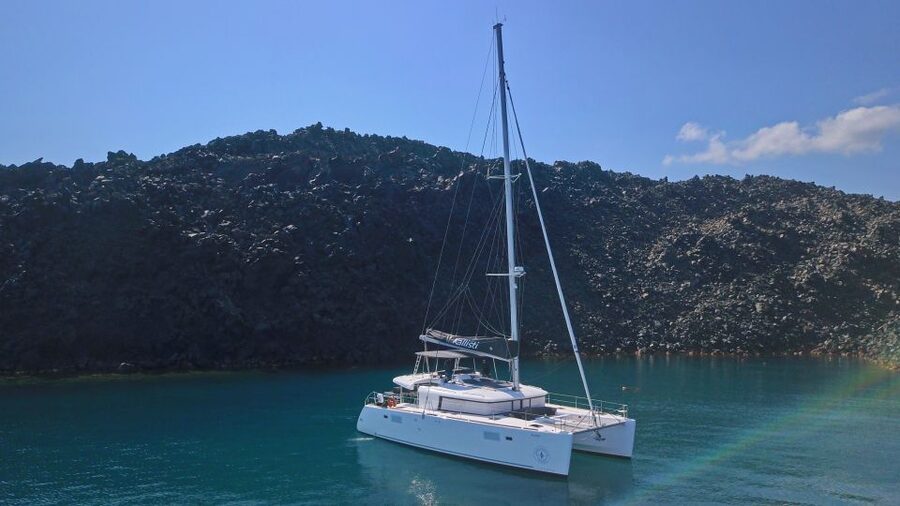 Santorini: Caldera Luxury Catamaran Cruise w/ Meal & Drinks - Nea Kameni Hot Springs: Volcanic Water and the Best Meal Seat on the Sea