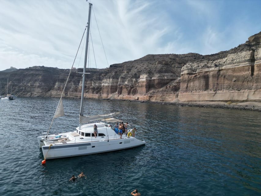 Santorini: Catamaran Cruise with Greek BBQ and Drinks - Mesa Pigadia and Palea Kameni: quick moments, relaxed pace