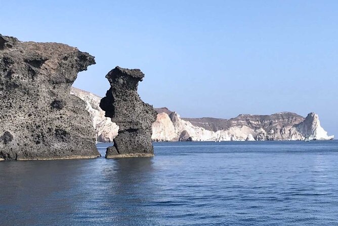 Santorini Catamaran Cruise with Greek Meal, Open-Bar and Sunset - The Greek Meal and Open Bar Setup: A Real Value, Not a Token Snack