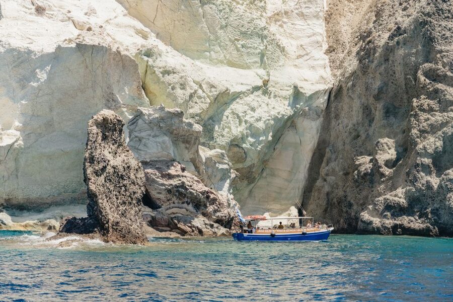 Santorini: Catamaran Tour with BBQ Dinner, Drinks, and Music - Sunset in the Caldera: what you gain by staying out on the water