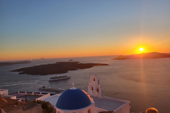 Santorini, Designed By You: Your Private Island Masterpiece. - Oia sunset: blue domes, cliff paths, and the 45-minute photo window
