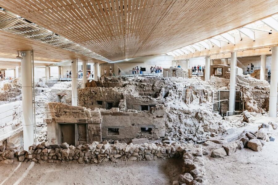 Santorini: Experience Akrotiri with a Licensed Tour Guide - What you see on the walk: streets, squares, and room-by-room clues