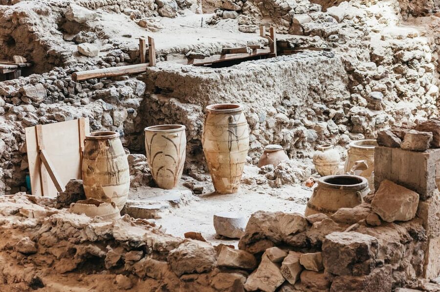 Santorini: Experience Akrotiri with a Licensed Tour Guide - Meet Georgia at the site entrance, then get moving right away