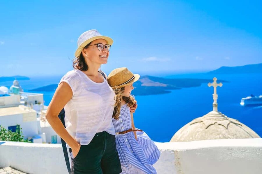 Santorini Guided Day Trip From Crete with Ferry Tickets - Oia: the caldera views and why 1.5 hours is tight but fair