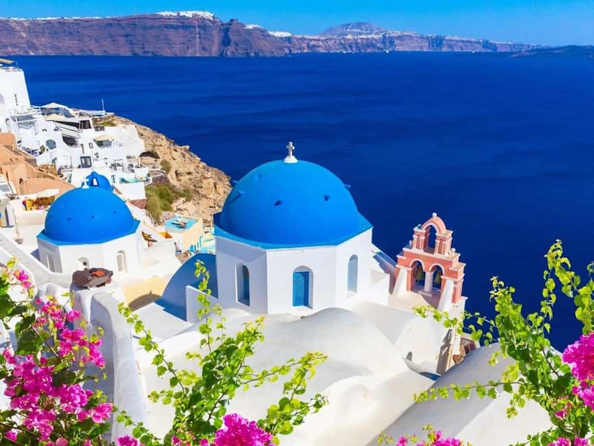 Santorini Guided Day Trip From Crete with Ferry Tickets - Getting picked up and finding your way at the port
