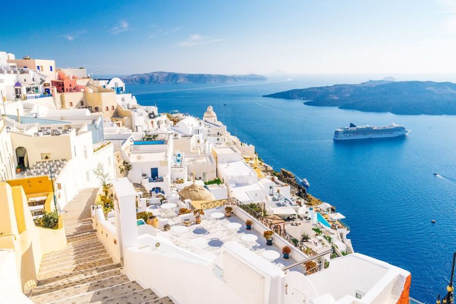 Santorini: Guided Island Day Trip with Beach Visit - Why this 10-hour Santorini route works, monastery to Oia sunset