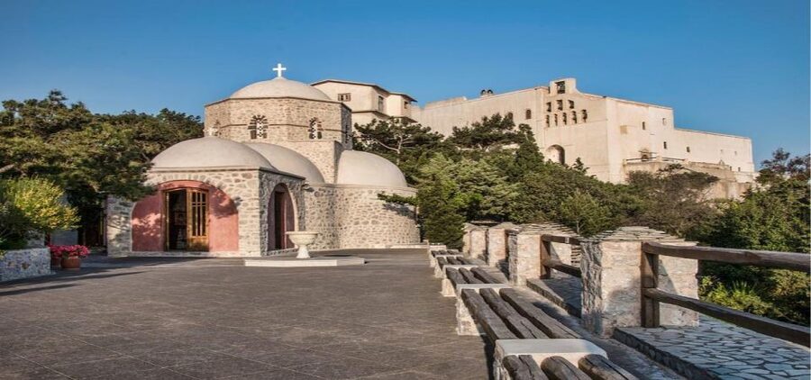 Santorini: Guided Island Day Trip with Beach Visit - Akrotiri excavations and museum: what volcanoes erase, archaeologists rebuild