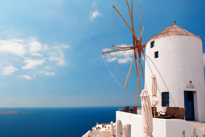 Santorini Highlights and Venetian Castles Small-Group Day Tour - Akrotiri Photo Stop: Castle Views Without the Full Detour