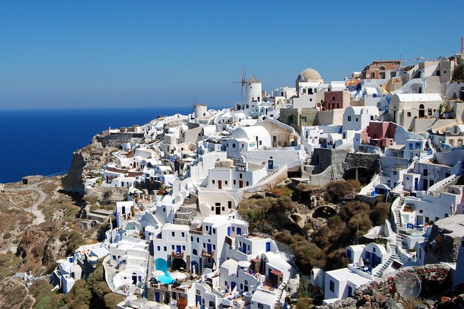 Santorini Highlights and Venetian Castles Small-Group Day Tour - Small-Group Comfort and Pickup: Starting Late, Ending After Sunset