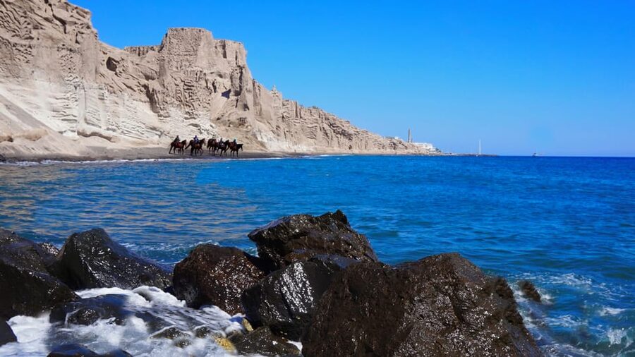 Santorini: Horseback Riding Tour on the Beach - The First Part of the Ride: Vineyards and Local Paths