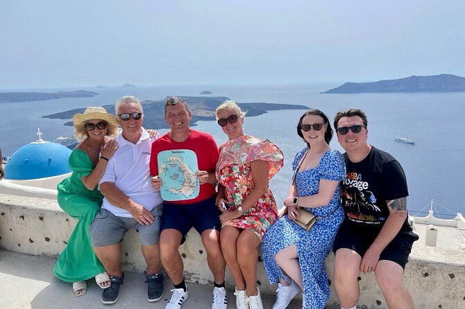Santorini in 5 hours: Oia, Traditional Villages & Black Beach - Stop 3: Oia for About an Hour, Stairs and All