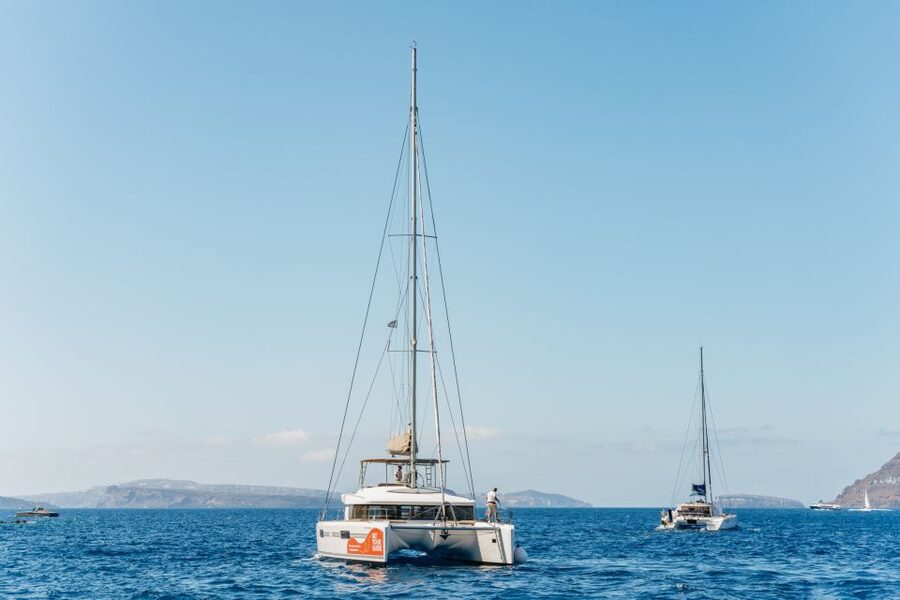 Santorini: Luxury Catamaran Day Trip with Meal and Open Bar - Why This Santorini Catamaran Feels Like the Best Seat on the Caldera