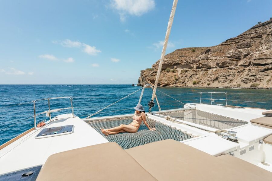 Santorini: Luxury Catamaran Day Trip with Meal and Open Bar - Volcanic Hot Springs: Timing, Temperature, and How to Enjoy It