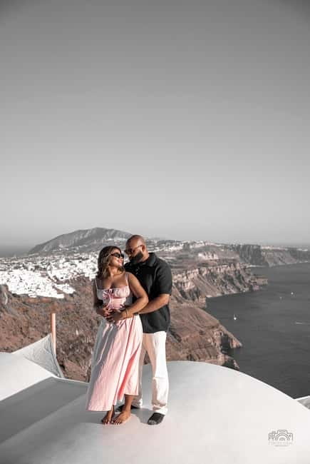 Santorini: Oia Private Couple Photoshoot with 35 Photos - What to expect during the 20 minutes to 1 hour session