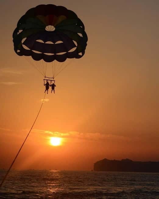 Santorini: Parasailing ExperiencePerissa,Perivolos,St.George - The Boat Time and the 10-Minute Flight Plan