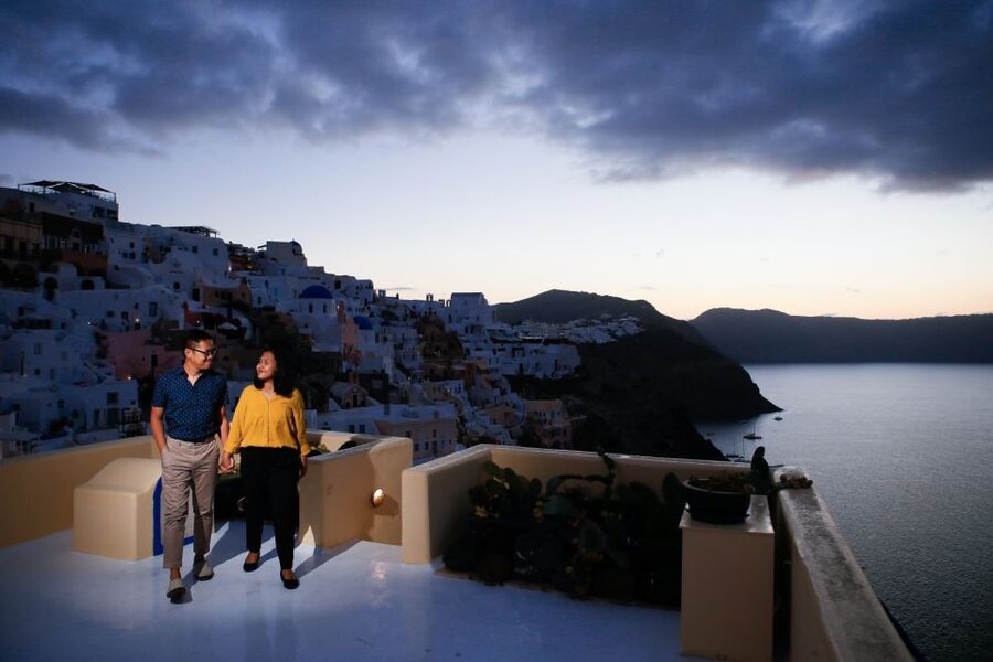 Santorini: Photo Shoot with a Private Vacation Photographer - Why a private Santorini photographer beats another selfie run