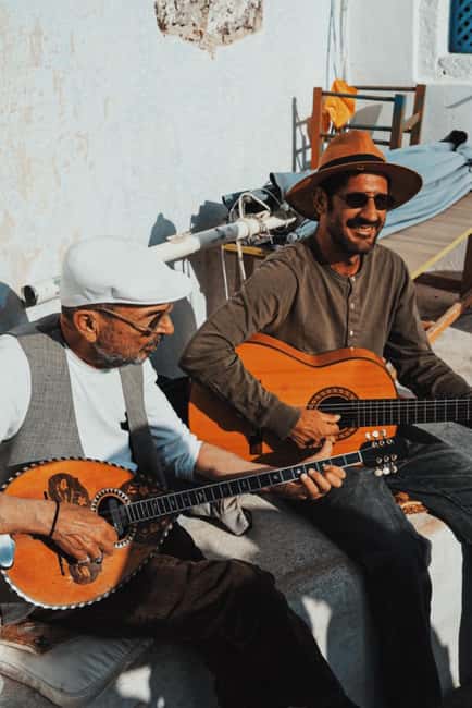 Santorini: Private 3-Hour Highlights Guided Tour with Pickup - Key things to know before you go