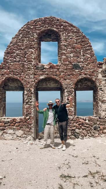 Santorini: Private 3-Hour Highlights Guided Tour with Pickup - How the Private Santorini 3-Hour Highlights Tour Works