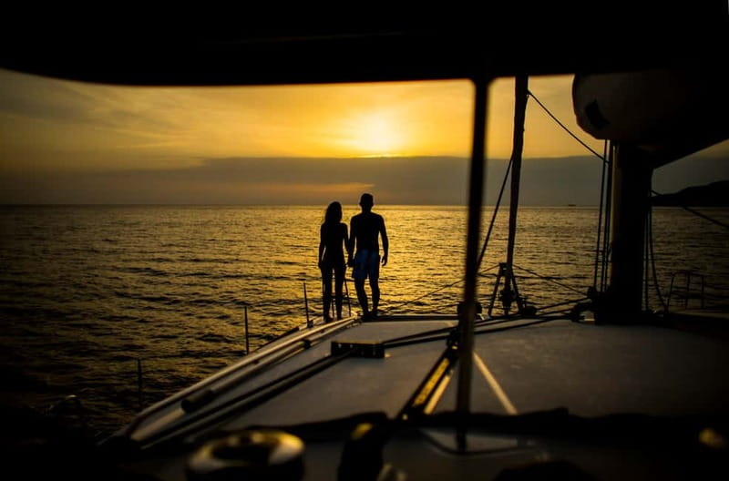 Santorini: Private Catamaran Cruise with BBQ Meal and Drinks - The BBQ onboard: what you actually get to eat