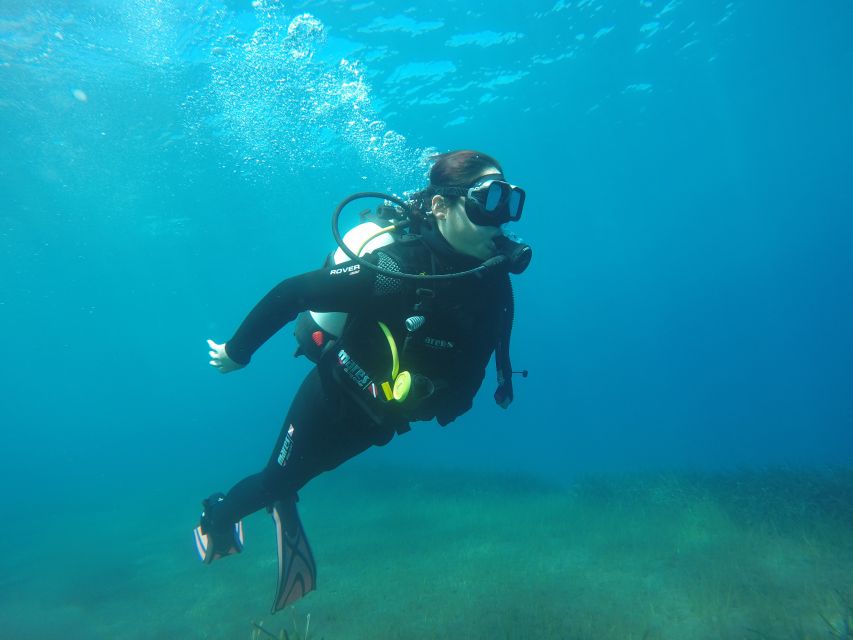 Santorini: Scuba Diving Experience in Caldera for Beginners - Instructors That Keep Nervous Beginners Calm (Alex, Irini, Mike, and More)