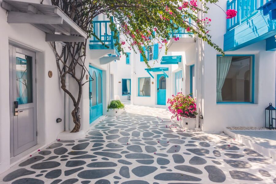 Santorini: Small-Group Shore Tour for Cruise Ships - Cable Car, Tenders, and the Fira Town Meeting Point