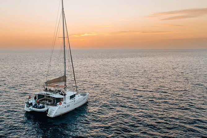Santorini Sunset Sailing Cruise: Dinner, BBQ, Open Bar, Transfers - The Best Part: Returning Toward Sunset From the Sea