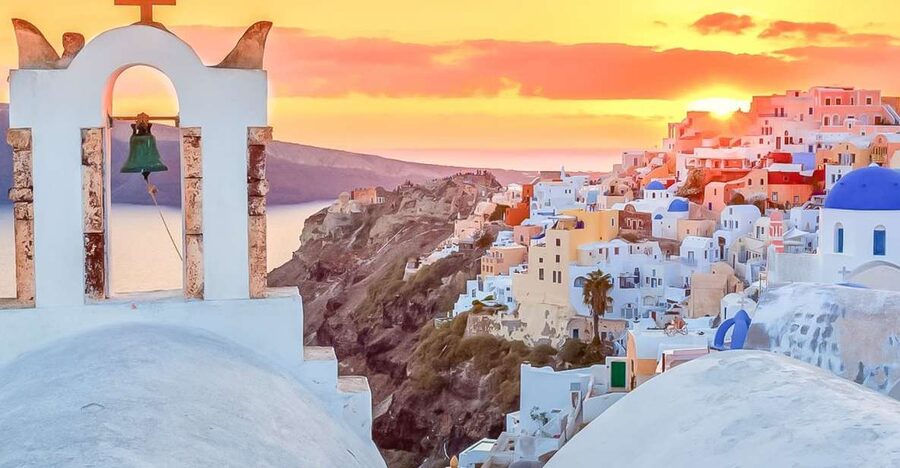 Santorini: Traditional Sightseeing Bus Tour with Oia Sunset - A one-day Santorini sampler built around Oia sunset timing