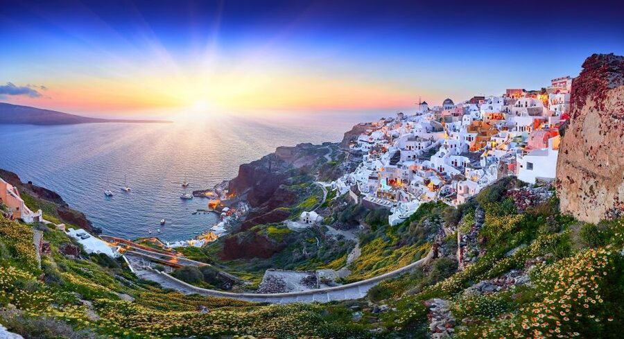 Santorini: Volcano and Hot Springs Sunset Dinner Cruise - Logistics That Can Make or Break Your Day
