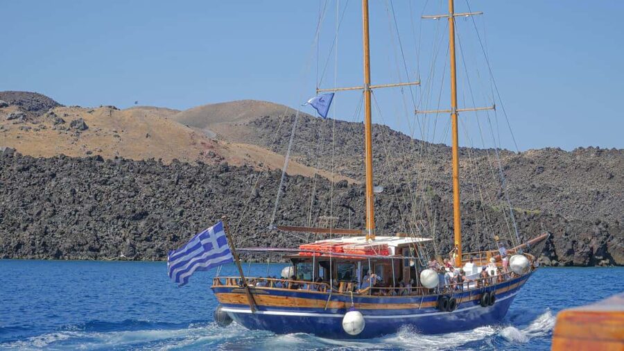 Santorini Volcano, Hot Springs Adventure - From Old Port of Fira to Nea Kameni, the day starts on the right side of the caldera