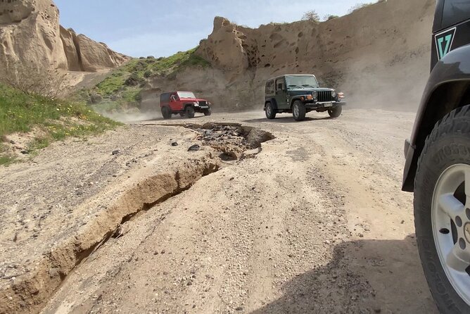 Santorini Wrangler Jeep Afternoon Convoy Tour - Dinner in Megalochori: Turning Off-Road Thrills Into Local Table Time