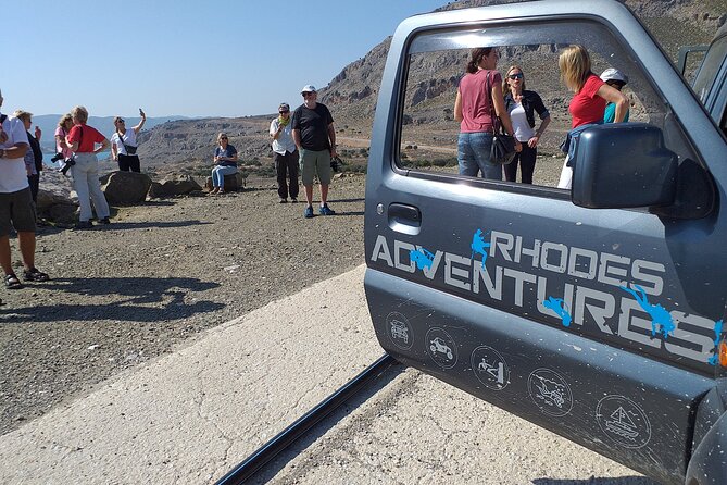 Self drive 4x4 Jeep Safari - Pick ups in the North - Seven Springs Walking Part: Narrow Tunnel, Springs, and Coffee Time