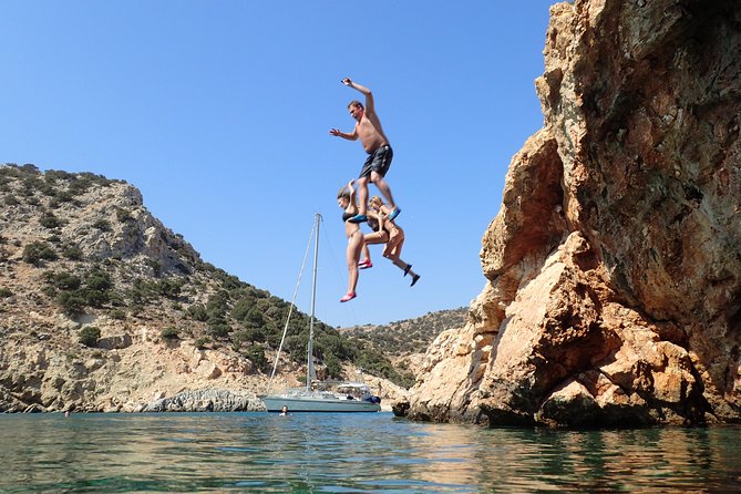Semi-private Antiparos & Caves Blue Lagoon OR Rina Cave & Small Cyclades - Choosing the route: Rina Cave and small Cyclades vs Blue Lagoon and Panteronissia