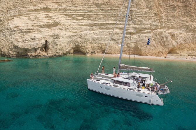 Shared Catamaran All inclusive-Day Cruise to Naxos or Paros - Lunch on Board: Local Food, Served Simply, Plus Drinks That Keep Coming