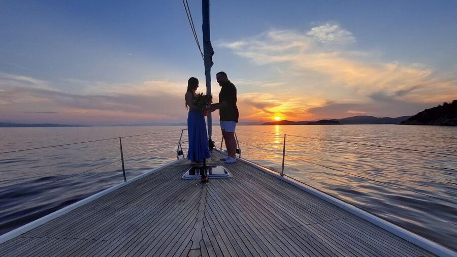 Skiathos: Full-Day Sailing Cruise with Lunch - Kastani and Argos Beaches: Mamma Mia Moments in Real-Time