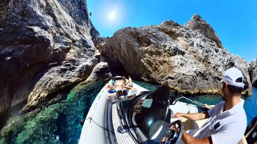 Skiathos: Private Lalaria Beach and Caves Speedboat Tour - Meeting point at Skiathos port: avoid the port confusion