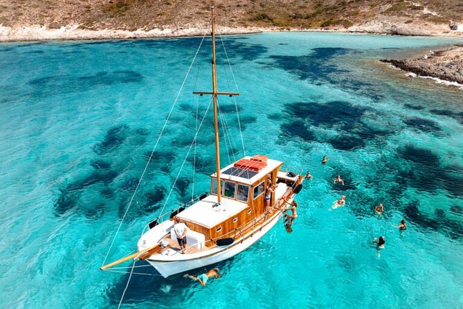 Small Group Kaiki Cruise & Greek Gastronomy Experience - Tsimintiri Island lunch: where the food becomes a reason to book
