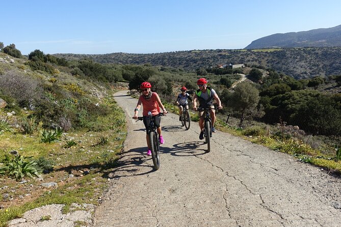 Small Villages and Cretan Nature. E-Bike tour - The Cube mountain e-bike setup, and why the motor matters