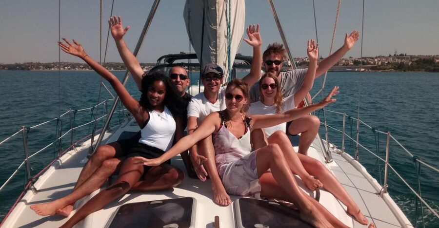 Thessaloniki: Half-Day Sailing Cruise to Shipwreck Bay - Who this Thessaloniki shipwreck sail suits best