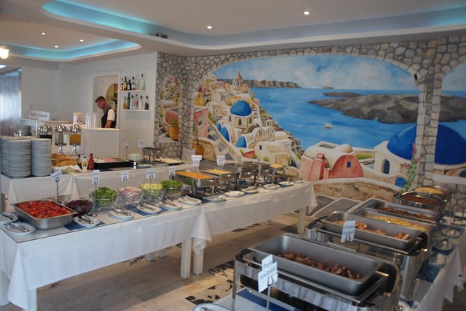 Traditional Greek Night live Music & Dinner Show in Santorini - Who This Greek Night Suits Best