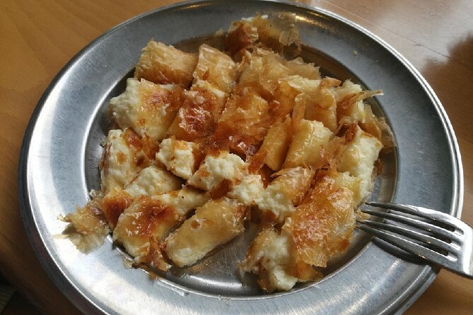 Walking “Food tasting tour” in the town of Chania - Coffee, tea, raki, and the pacing of a 2-hour-20-minute walk