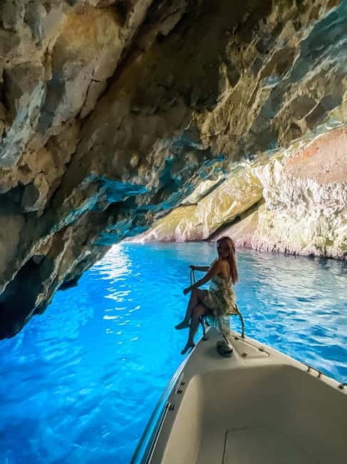 Zakinthos: Shipwreck Beach and Blue Caves Land and Sea Tour - Poseidon’s Face Photo Stop: A Tiny Moment That Breaks Up the Sea Theme